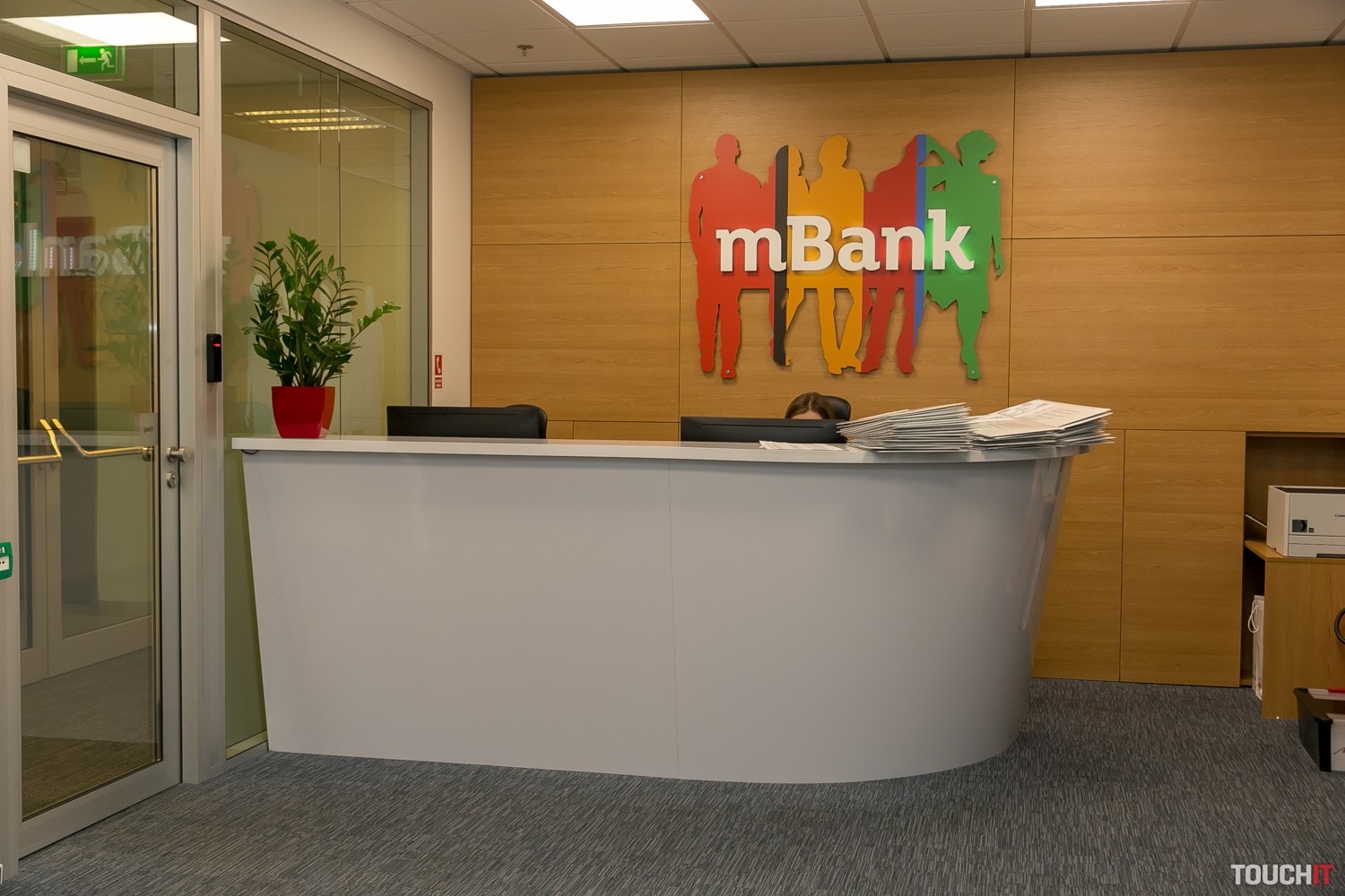 mBank ako prvá banka na Slovensku umožňuje klientom šetriť peniaze pri operácii s cudzou menou