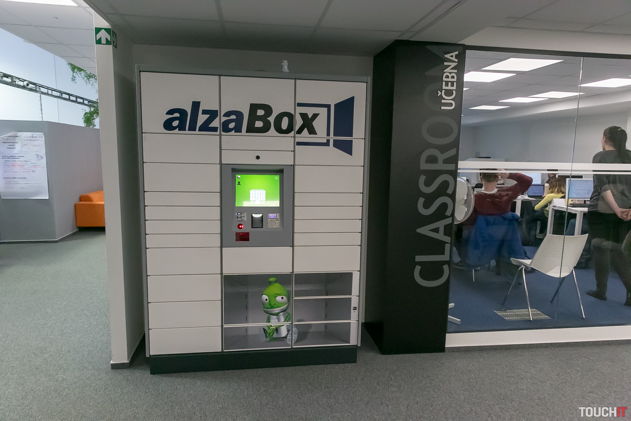 Nová pobočka Alzy pre XXL tovar otvorená v Senci