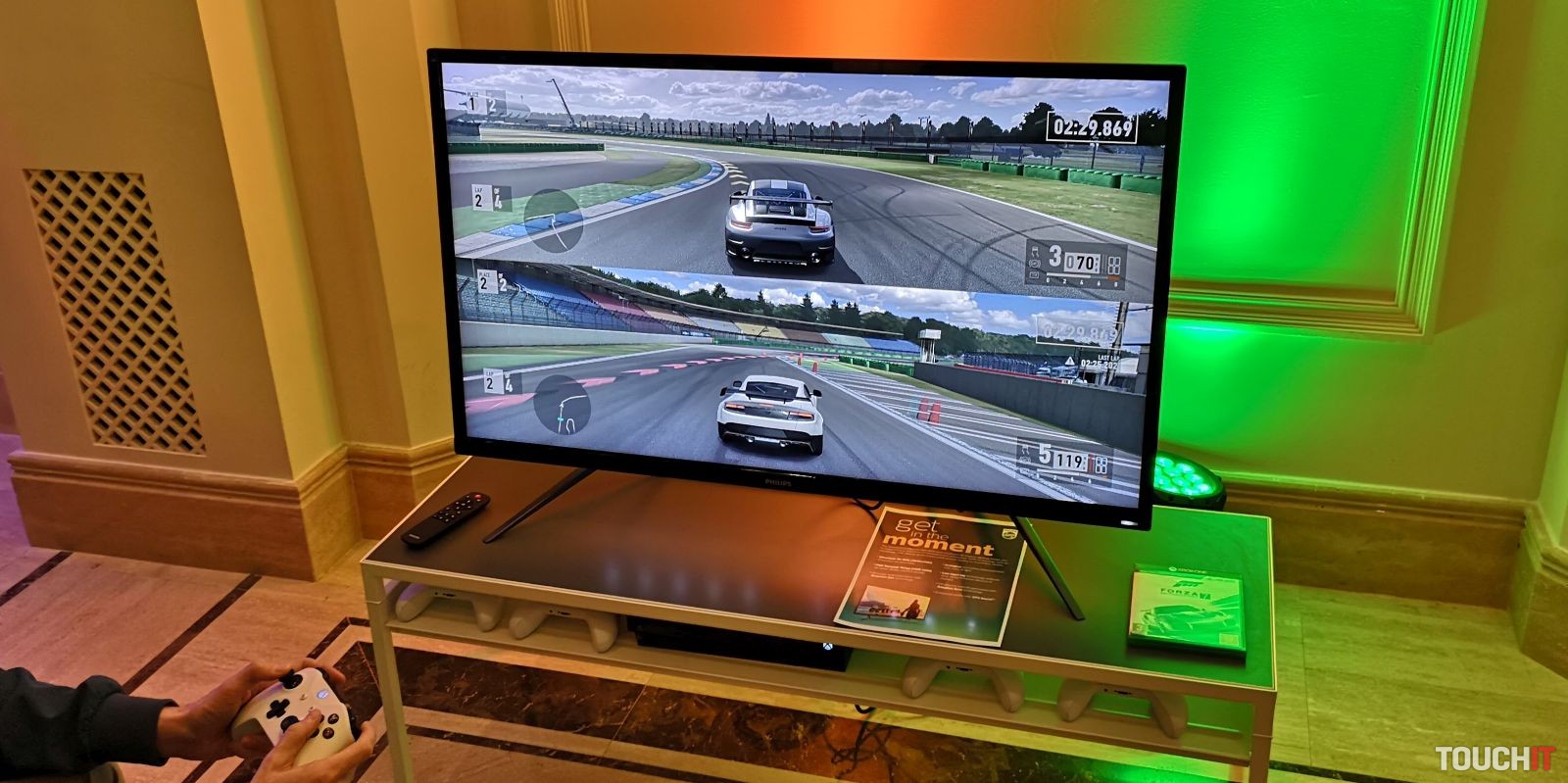 Vyskúšali sme poriadny monitor pre konzolových hráčov. Možno vám nahradí aj televízor