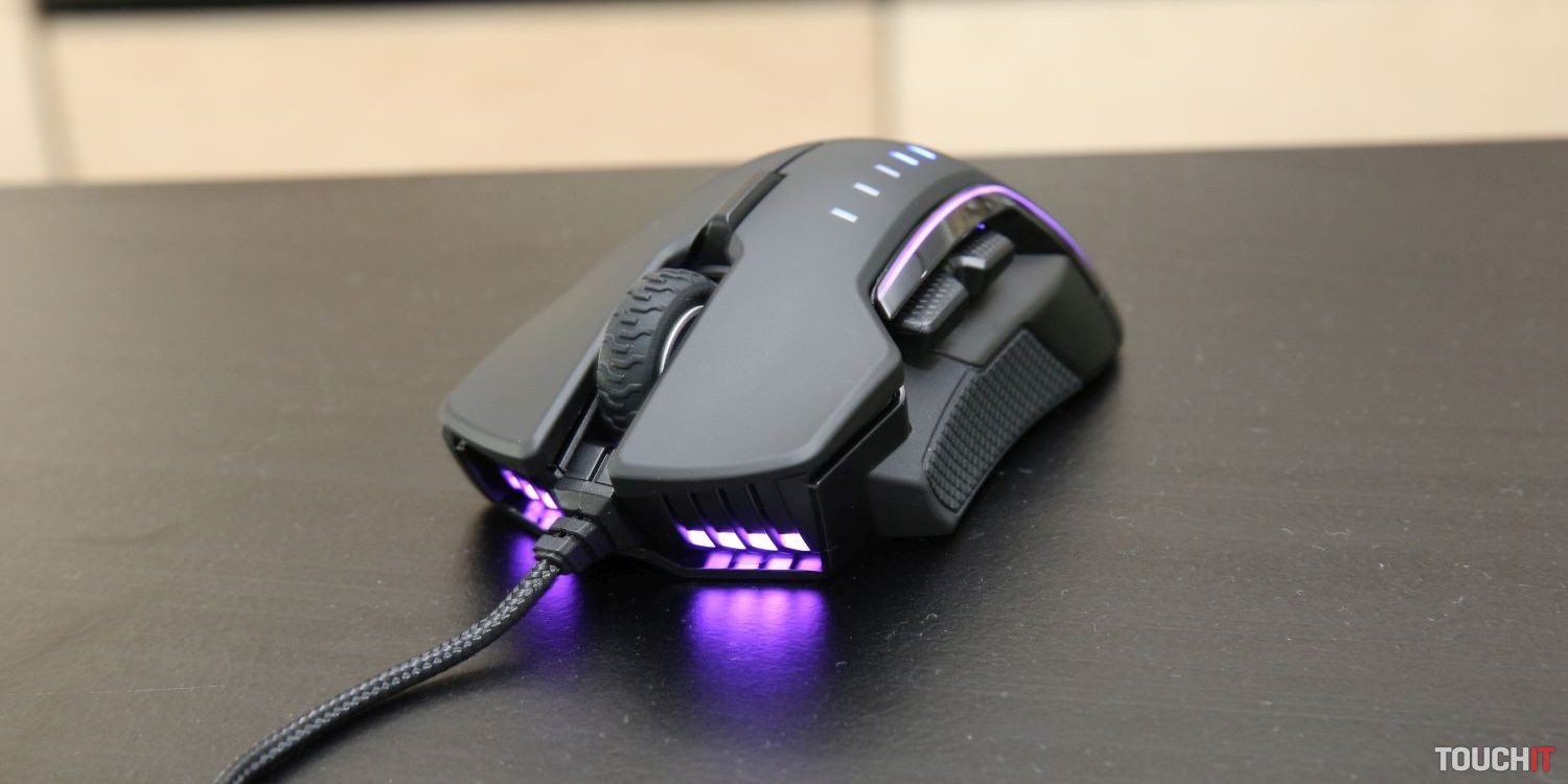 Recenzia Corsair Glaive RGB: Herná myš s efektom dúhy