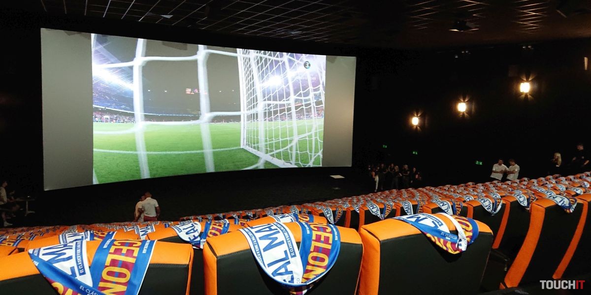 Futbal v kine? Sledovali sme El Clásico v sále SUPERSCREEN a malo to svoje čaro
