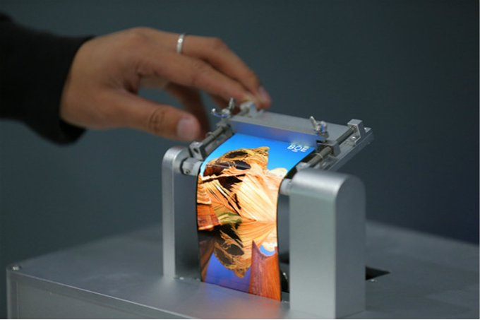 Huawei si vybral partnera, ktorý mu dodá flexibilné OLED displeje