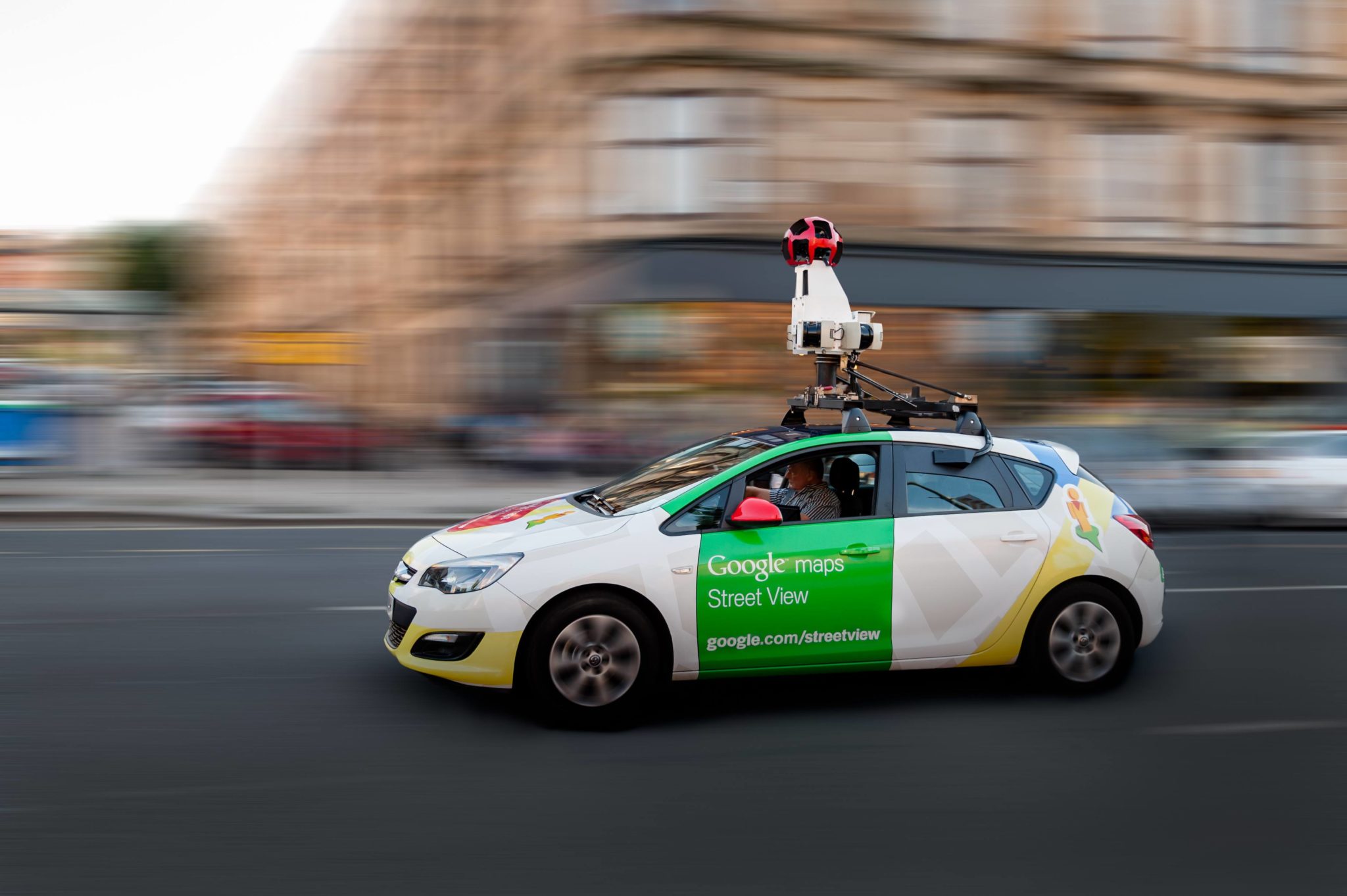 Auto Google Street View sa opäť vydáva na slovenské cesty