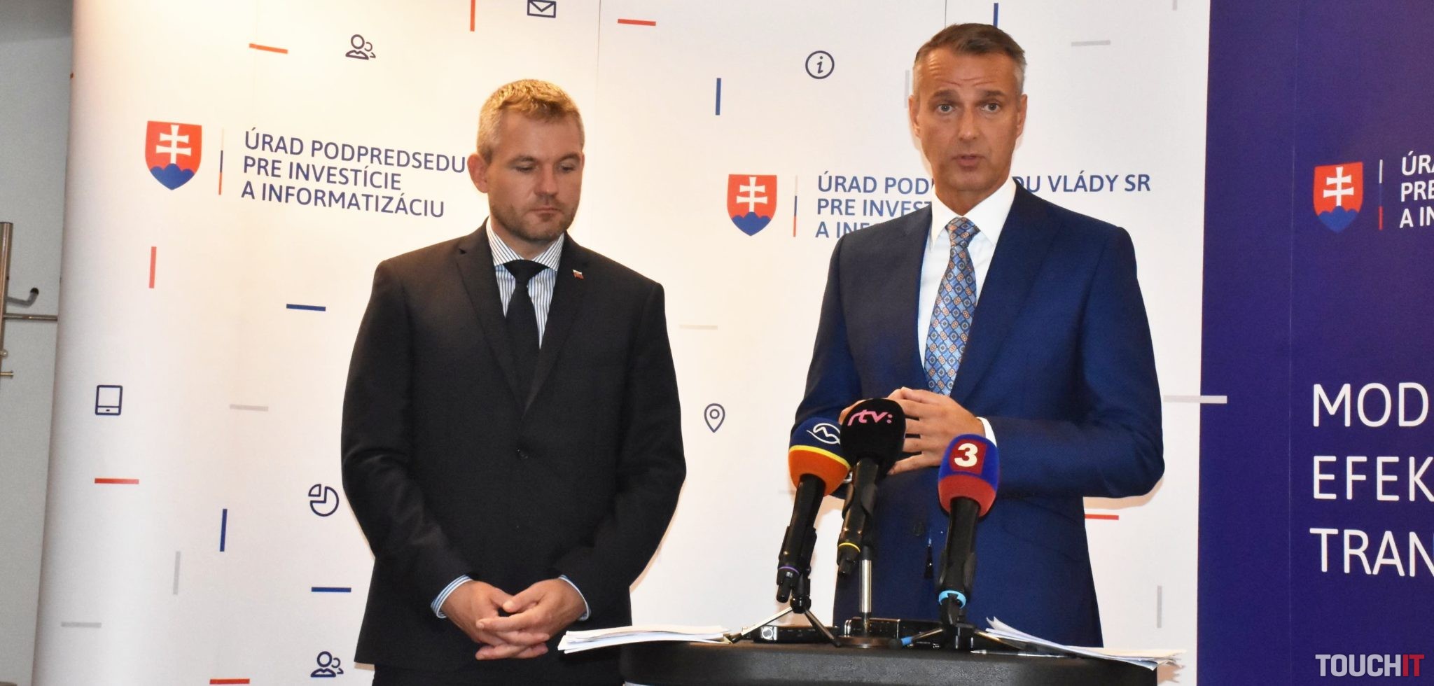 Pellegrini a Raši sľubujú novinky v digitálizácii. Občianske preukazy s čipom nahradí aplikácia pre smartfón