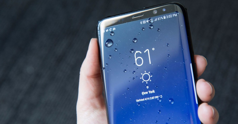 Samsung si patentoval ďalší smartfón s dvomi displejmi
