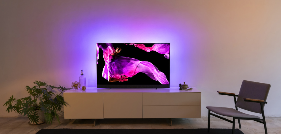 Philips má nové Ambilight televízory, rozširuje aj osvetlenie Hue