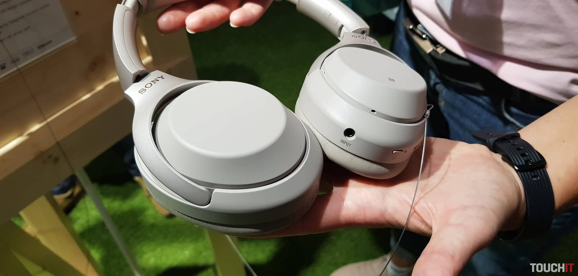 Totálne odhlučnenie so slúchadlami Sony WH-1000XM3