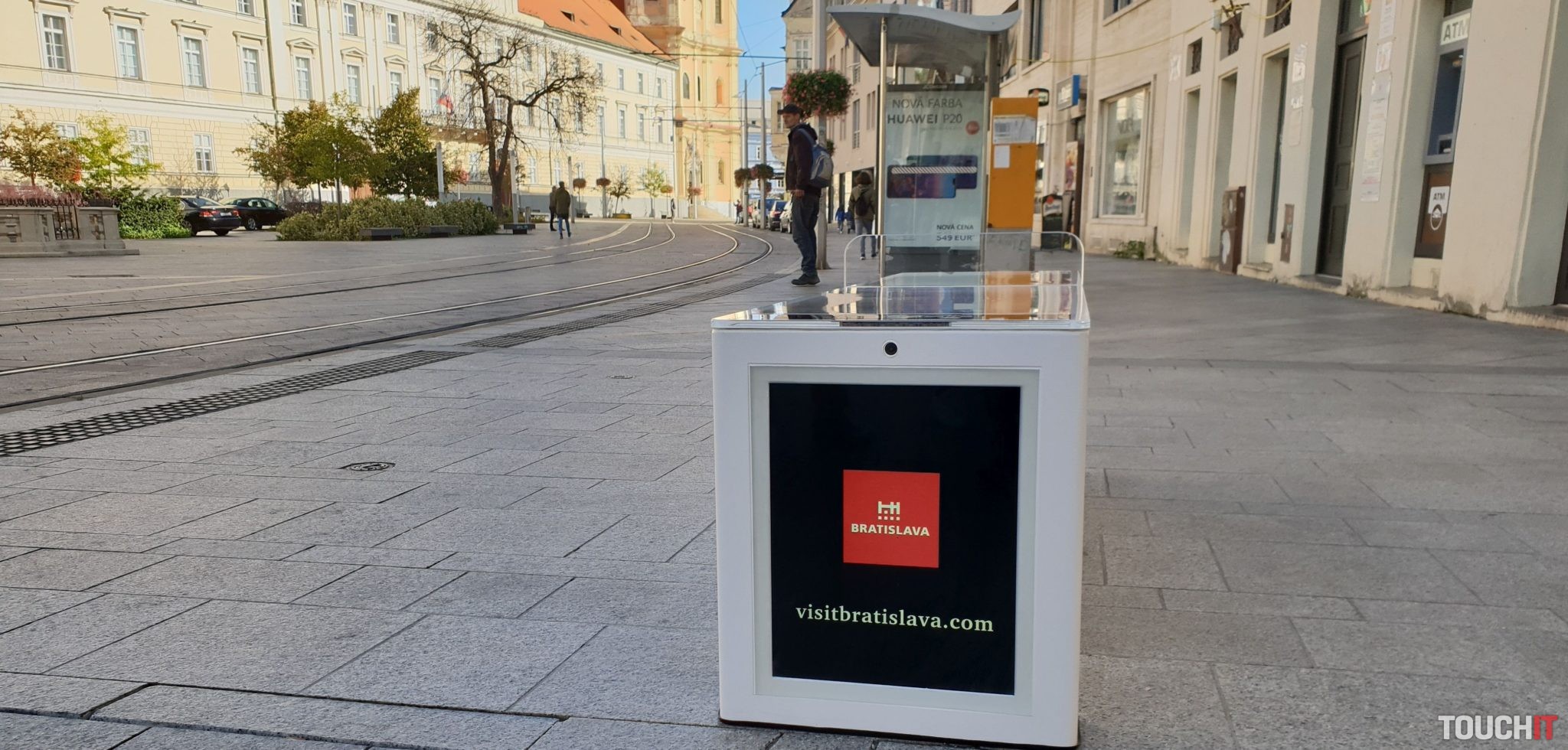Bratislava je jediným miestom na svete s novými a vylepšenými smart urban lavičkami
