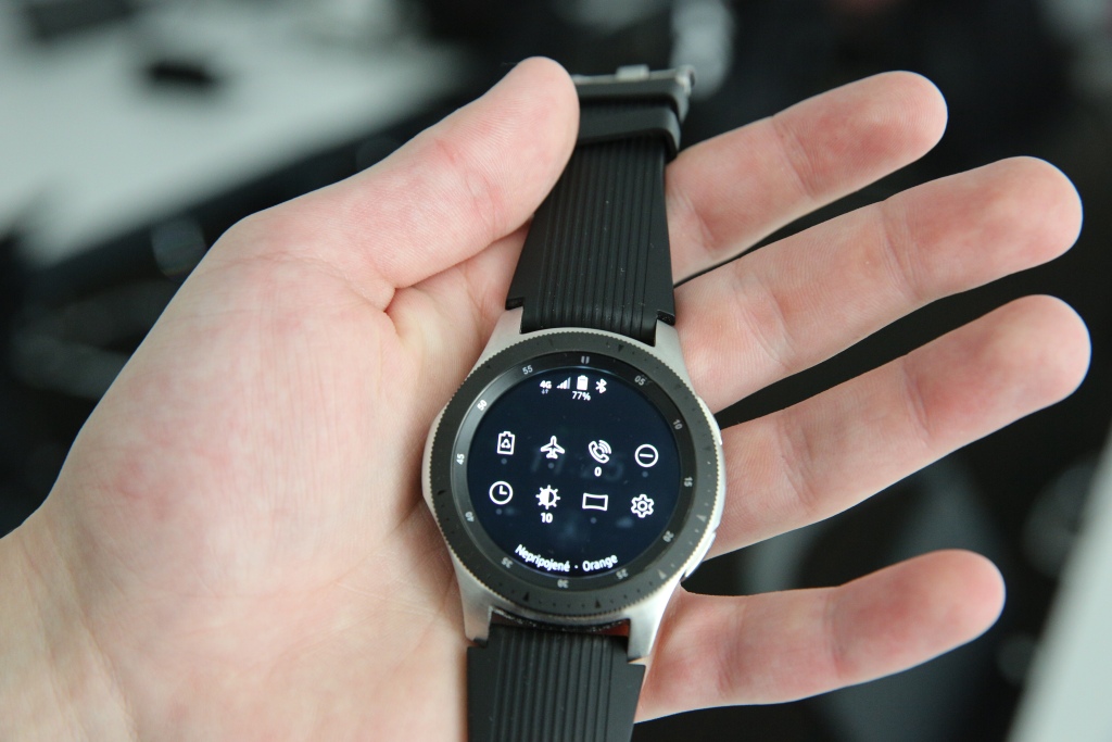 Hodinky Samsung Galaxy Watch s eSIM (video)