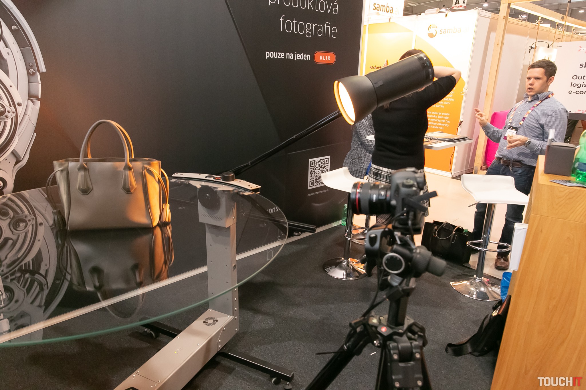 Rýchlo a kvalitne: 3D fotografie predmetov do eShopu (video)