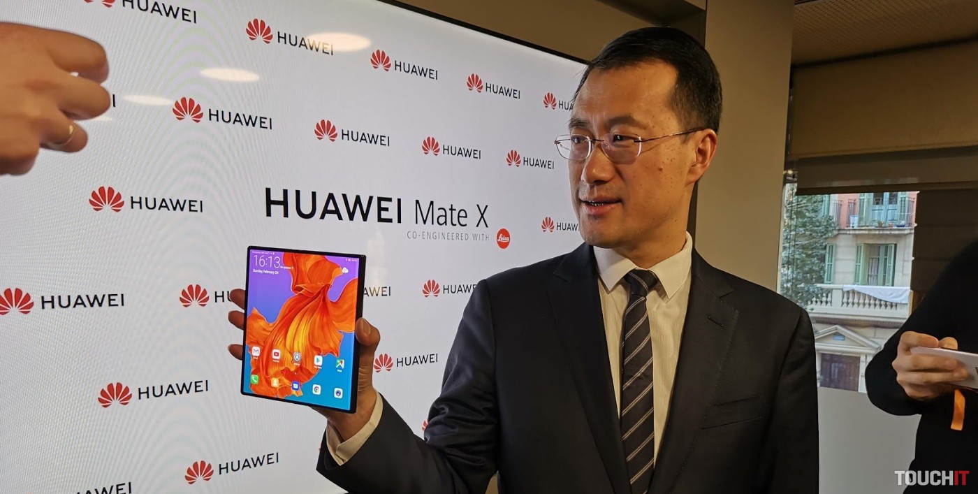 Skladateľný smartfón Huawei Mate X: Takto funguje (VIDEO TOUCHIT)