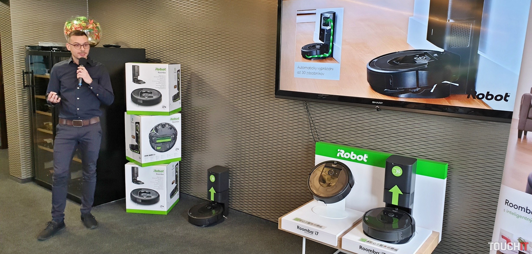 iRobot predstavil vysávač, o ktorý sa nemusíte mesiac starať. Čo to stojí? (video)
