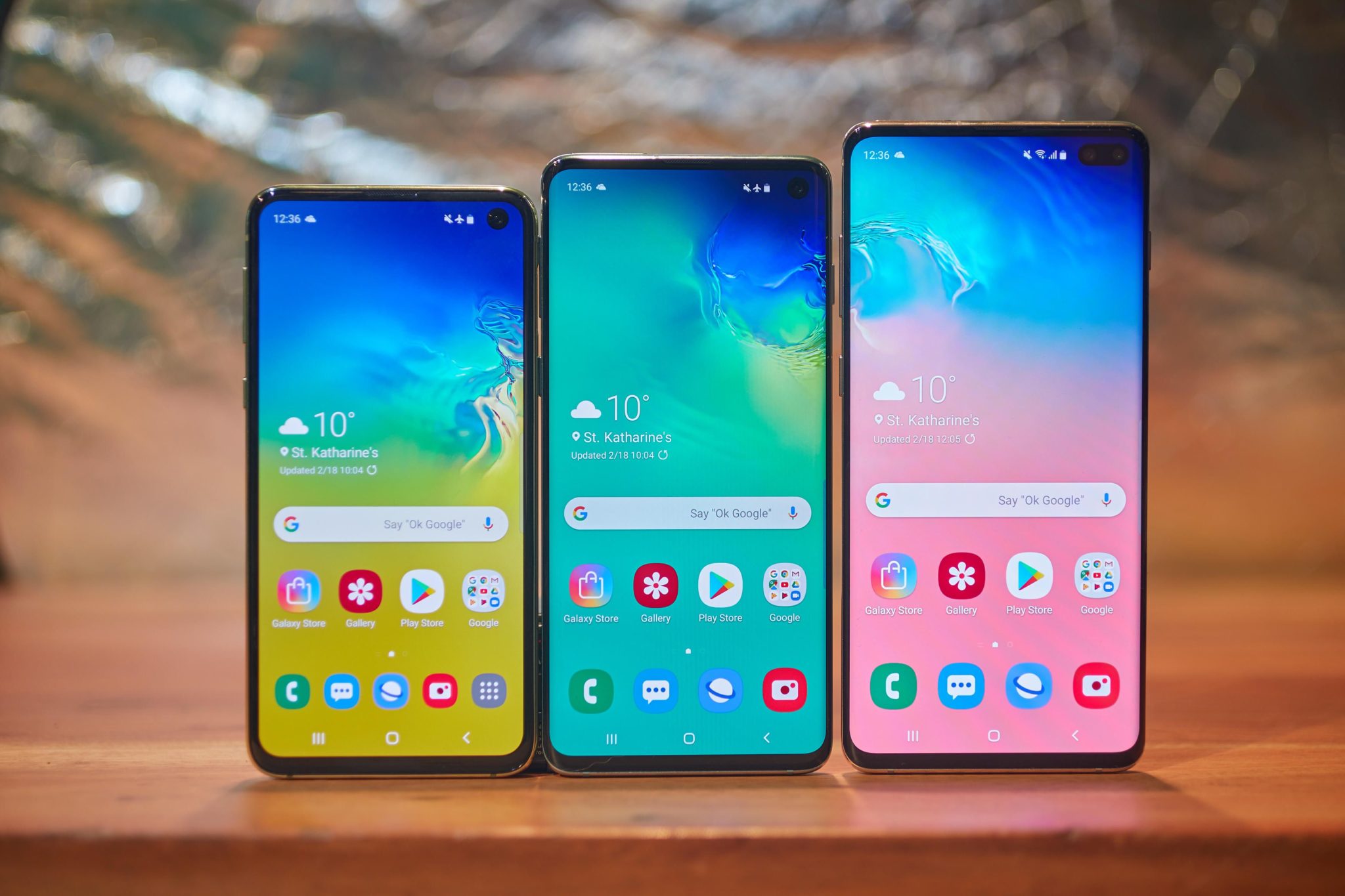 Samsung má v Austrálii problém: Súdny proces kvôli zavádzajúcej reklame na smartfóny Galaxy S10