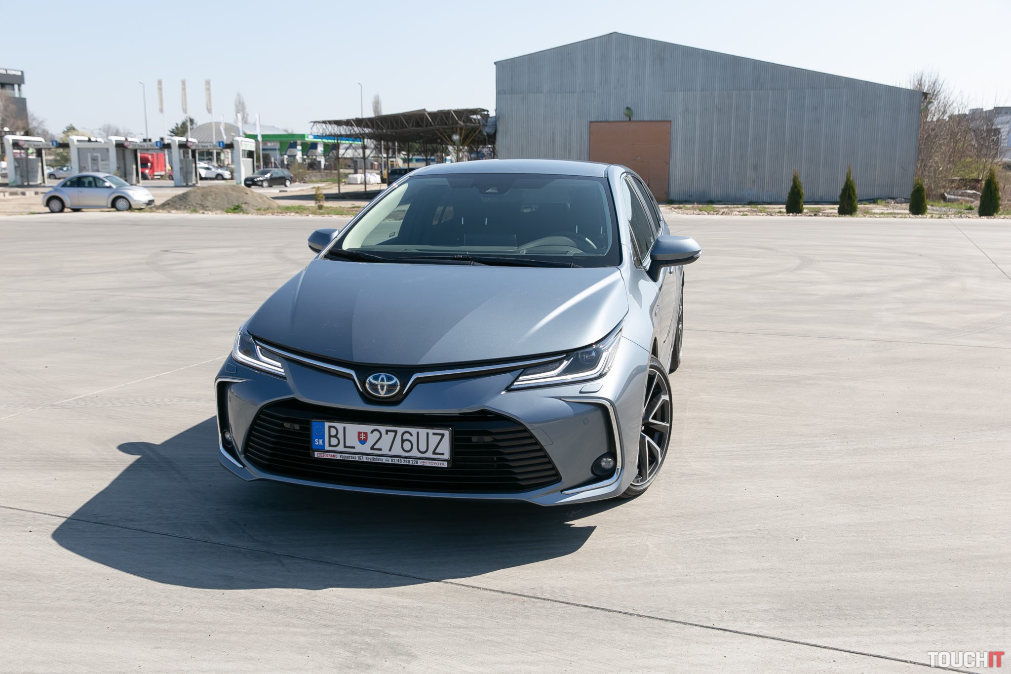 Auto pre podnikateľov: Toyota Corolla Sedan 1.8 Hybrid (VIDEO)