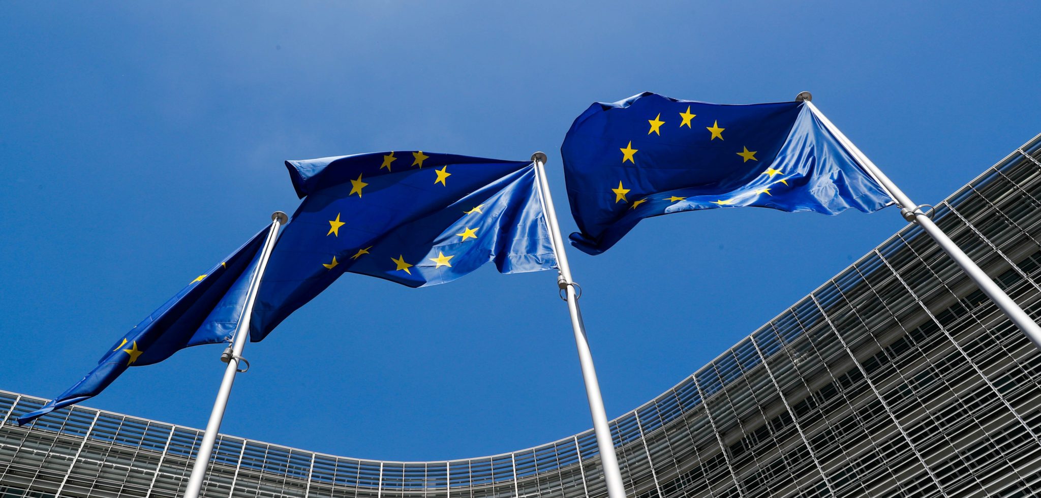 OD 15. mája platí ďalšia európska regulácia cien hovorov, SMS a MMS v EU roamingu. Ako reagujú operátori na Slovensku? (Doplnené)