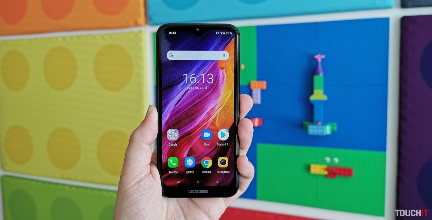 Doogee X90L: Telefón s miniatúrnym výrezom a cenou pod 100 eur