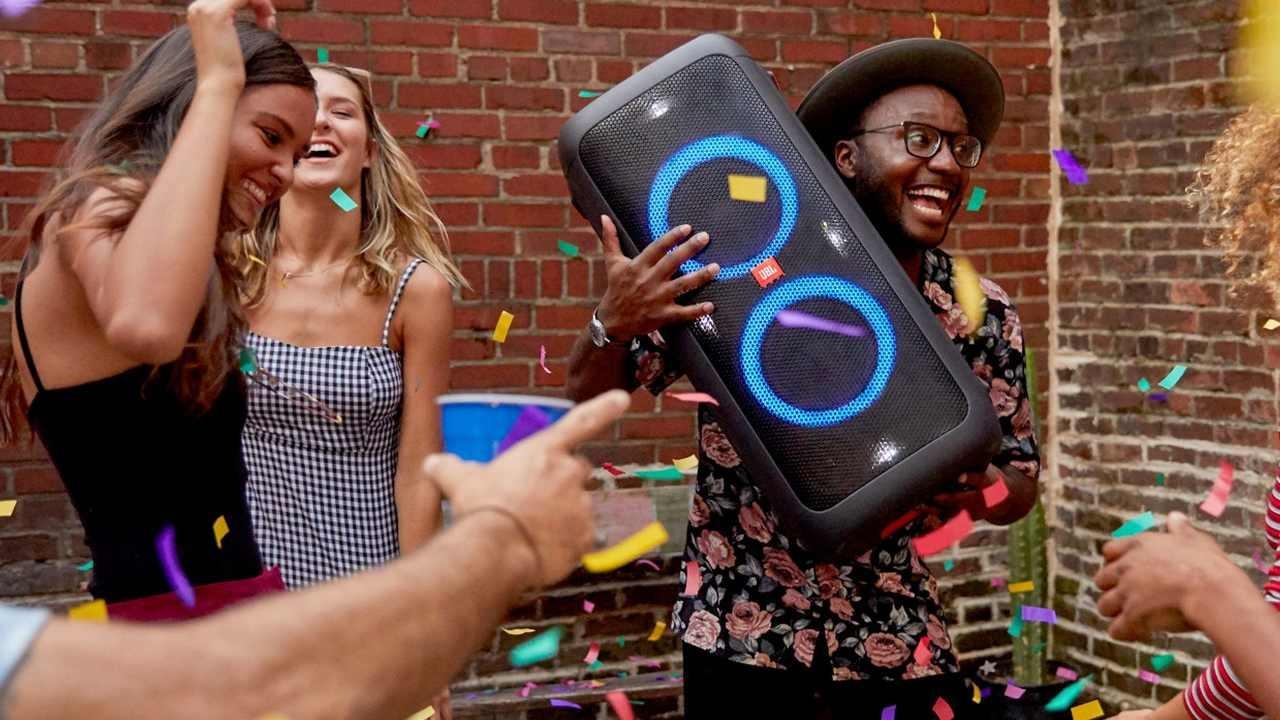 Hlasujte v ankete Mobil roka 2019 a vyhrajte JBL PartyBox 100 (VIDEO TOUCHIT)