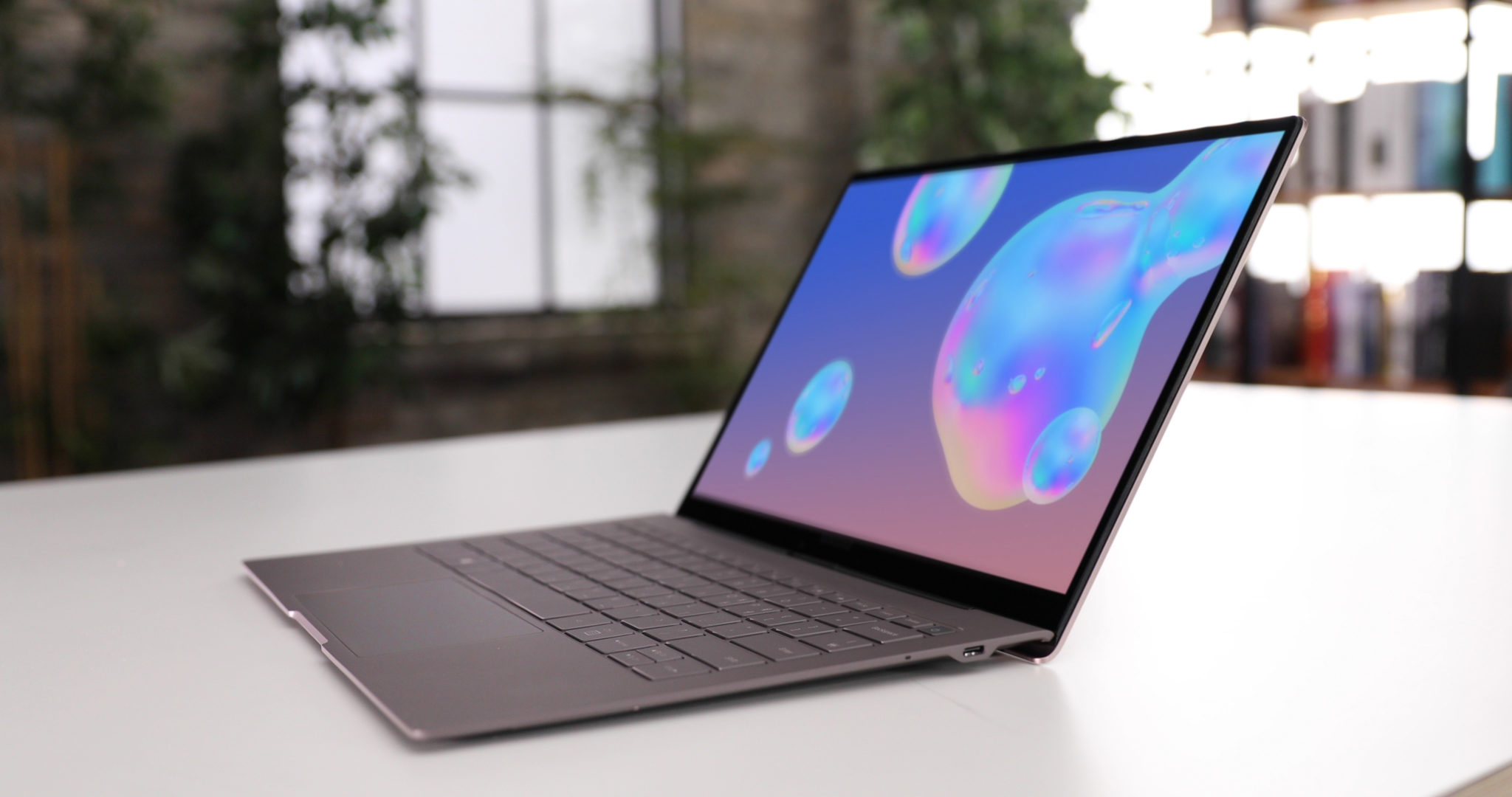 Galaxy Book S – ani notebook ani smartfón ale niečo medzi tým