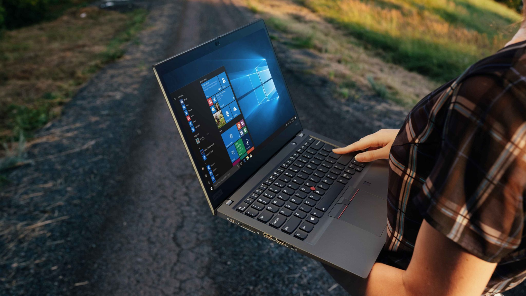 Recenzia Lenovo ThinkPad T490s: Kancelárska klasika na cesty