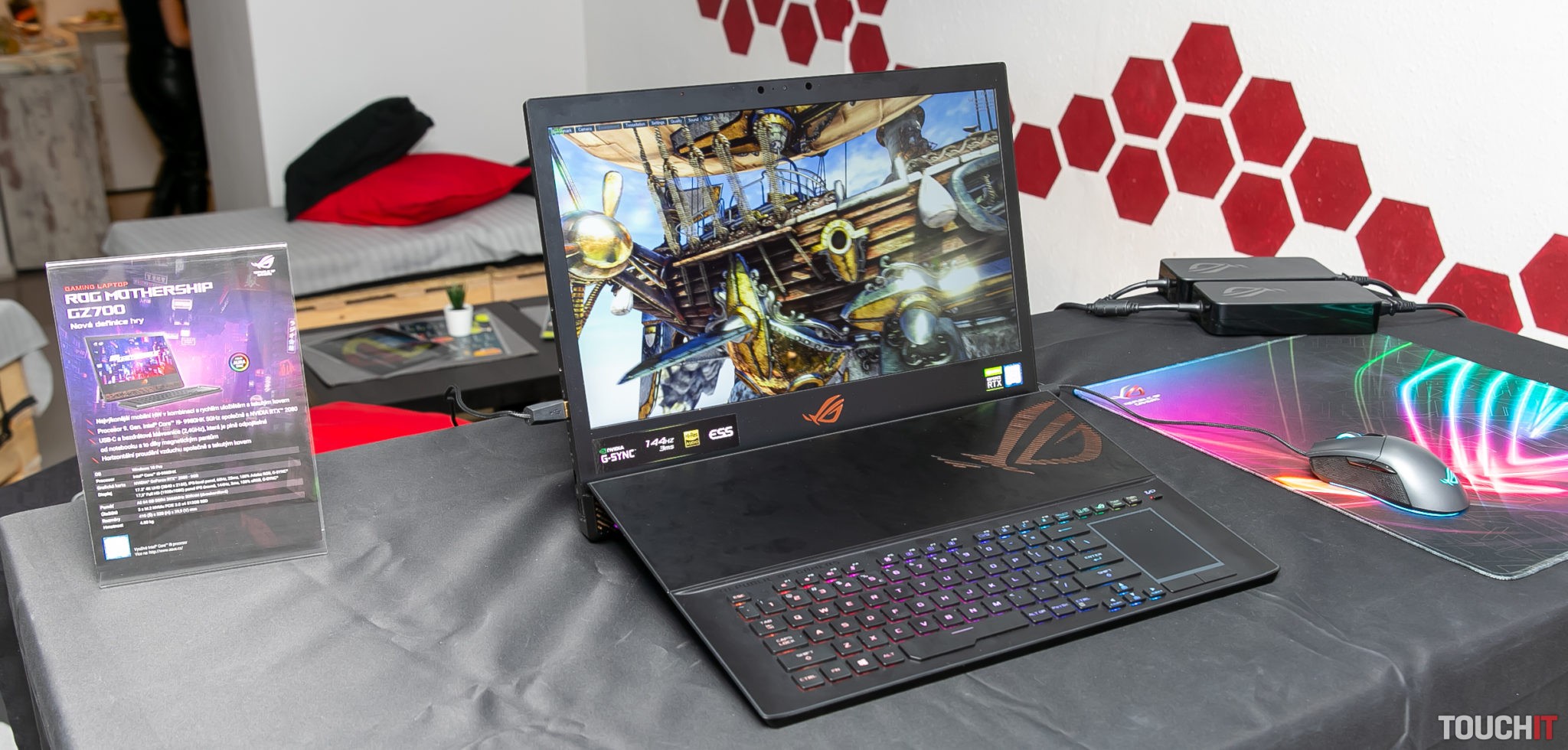 Testovali sme ASUS ROG Mothership GZ700: nadupaný herný notebook s cenovkou 6199 eur (VIDEO TOUCHIT)