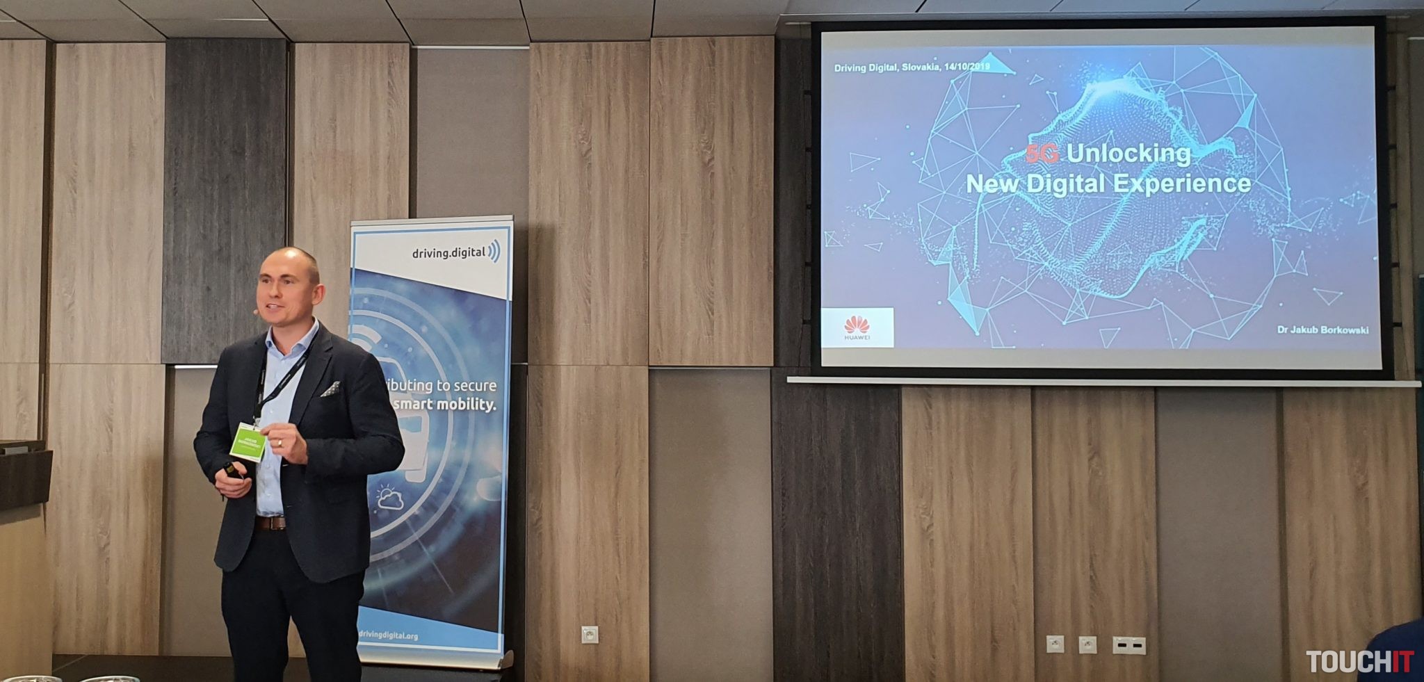 Huawei: Nástup éry siete 5G kompletne zmení cestovanie autami