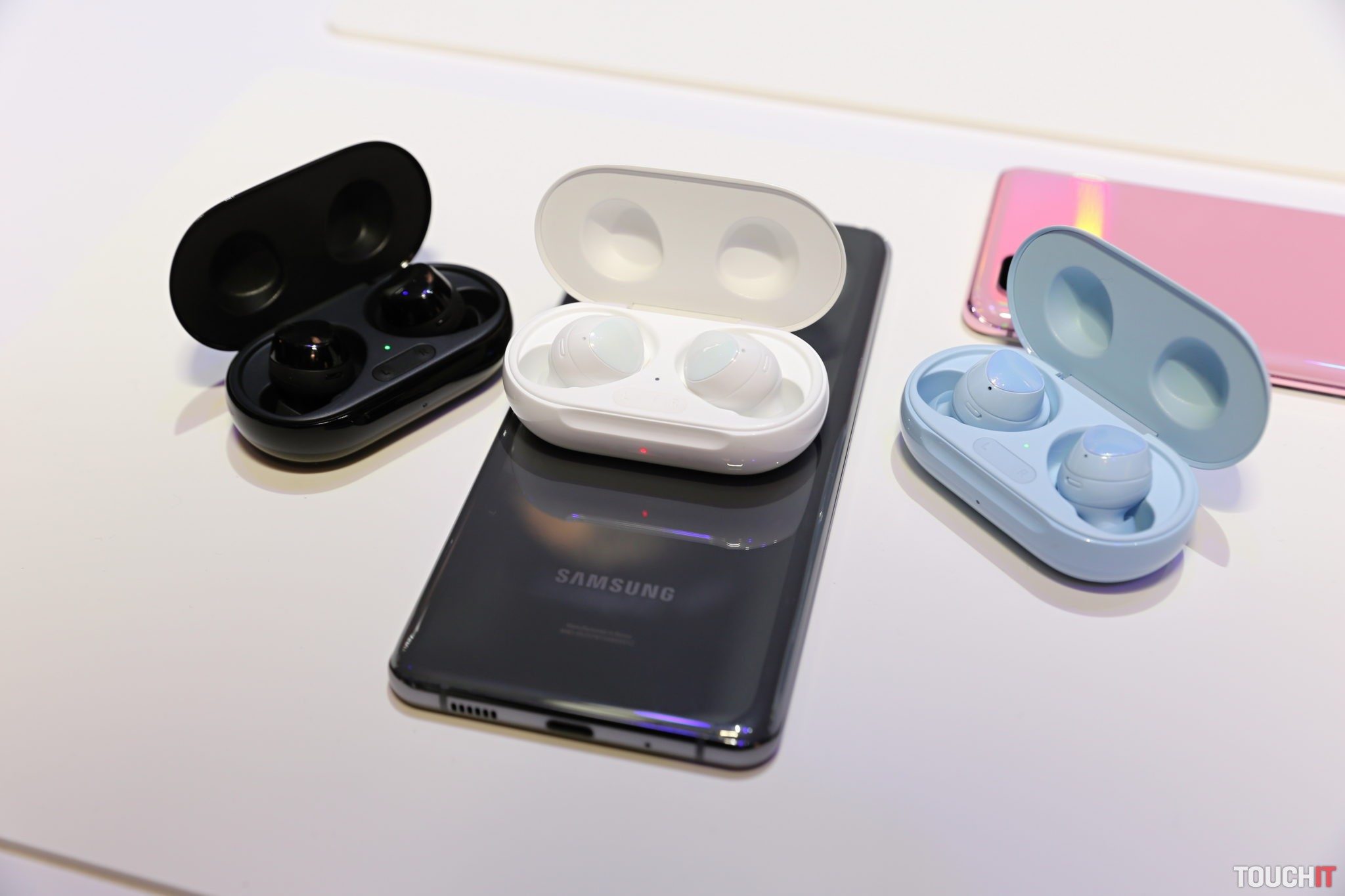 Príslušenstvo budeme čoskoro nabíjať cez NFC
