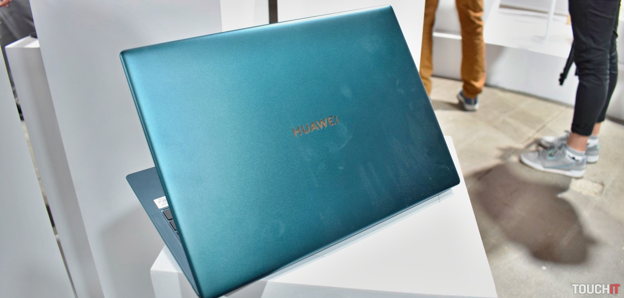 Huawei prichádza s tenkým a výkonným notebookom a aj 5G tabletom