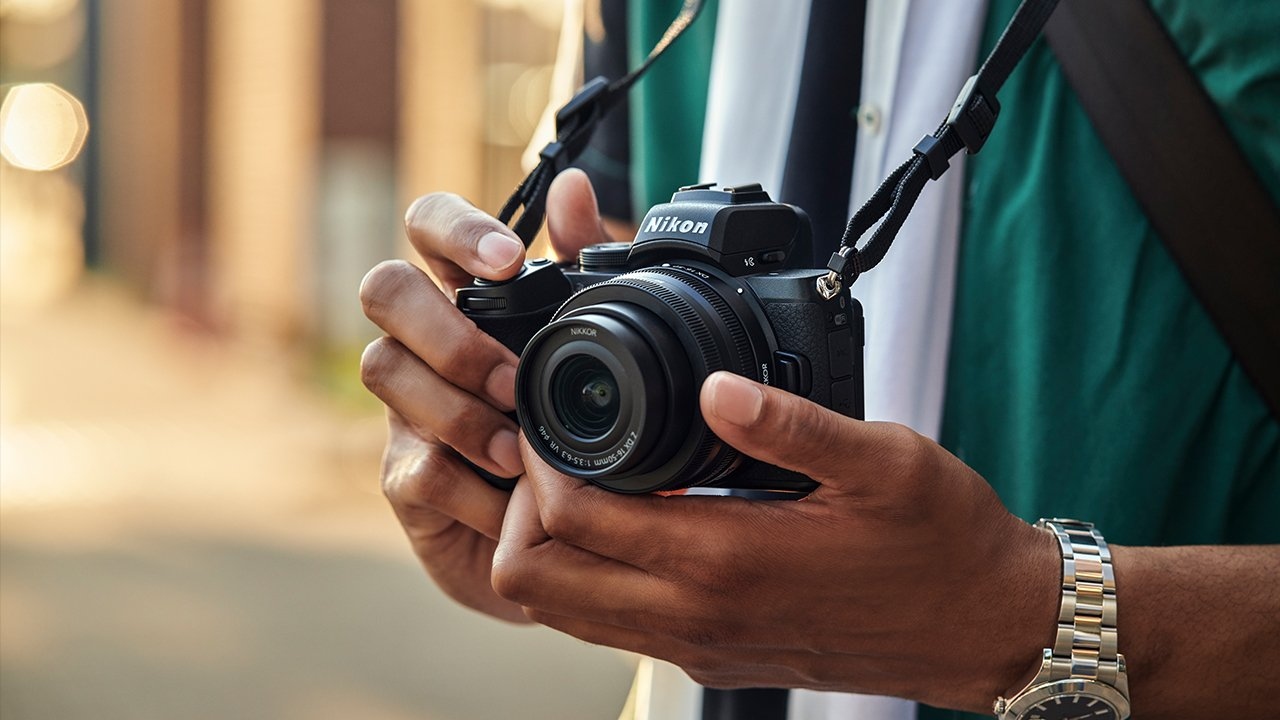 Nikon Z50: Bezzrkadlový ideál pre pokročilých začiatočníkov a cestovateľov
