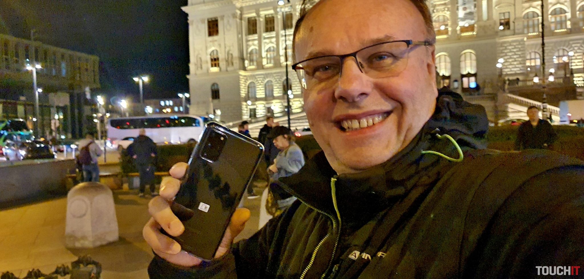 Na Galaxy S20 Ultra nemám, ale chcem poriadny fotomobil: Galaxy S20+ (Praha v noci)