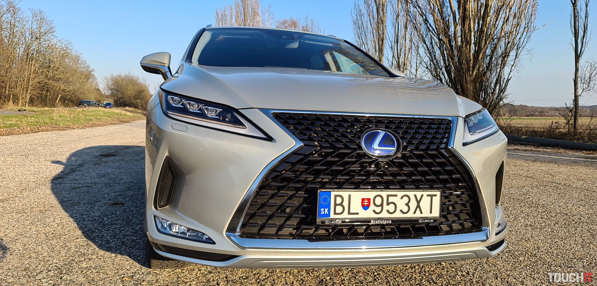 Testovali sme luxusné 7-miestne SUV Lexus RX 450hL (VIDEO TOUCHIT)
