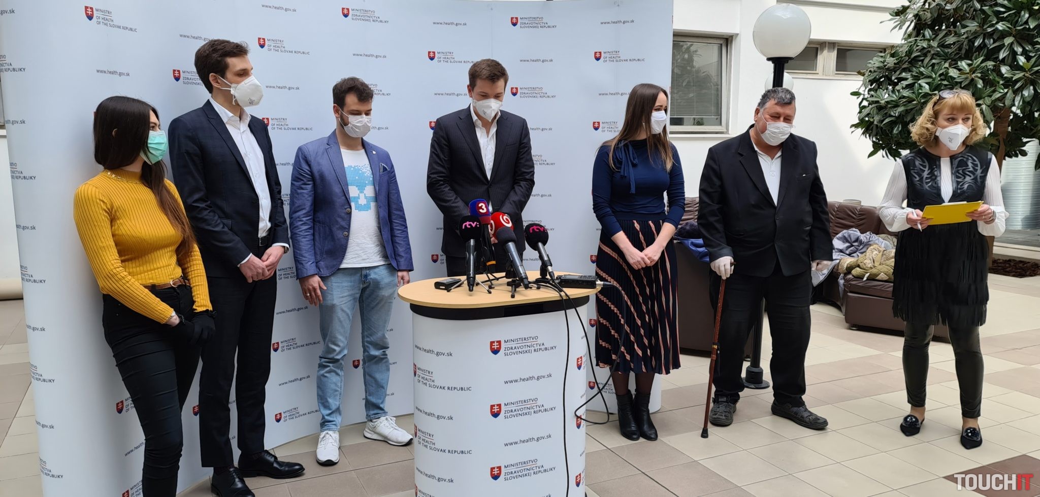 Boj proti koronavírusu na Slovensku: smepripraveni.sk (VIDEO TOUCHIT)