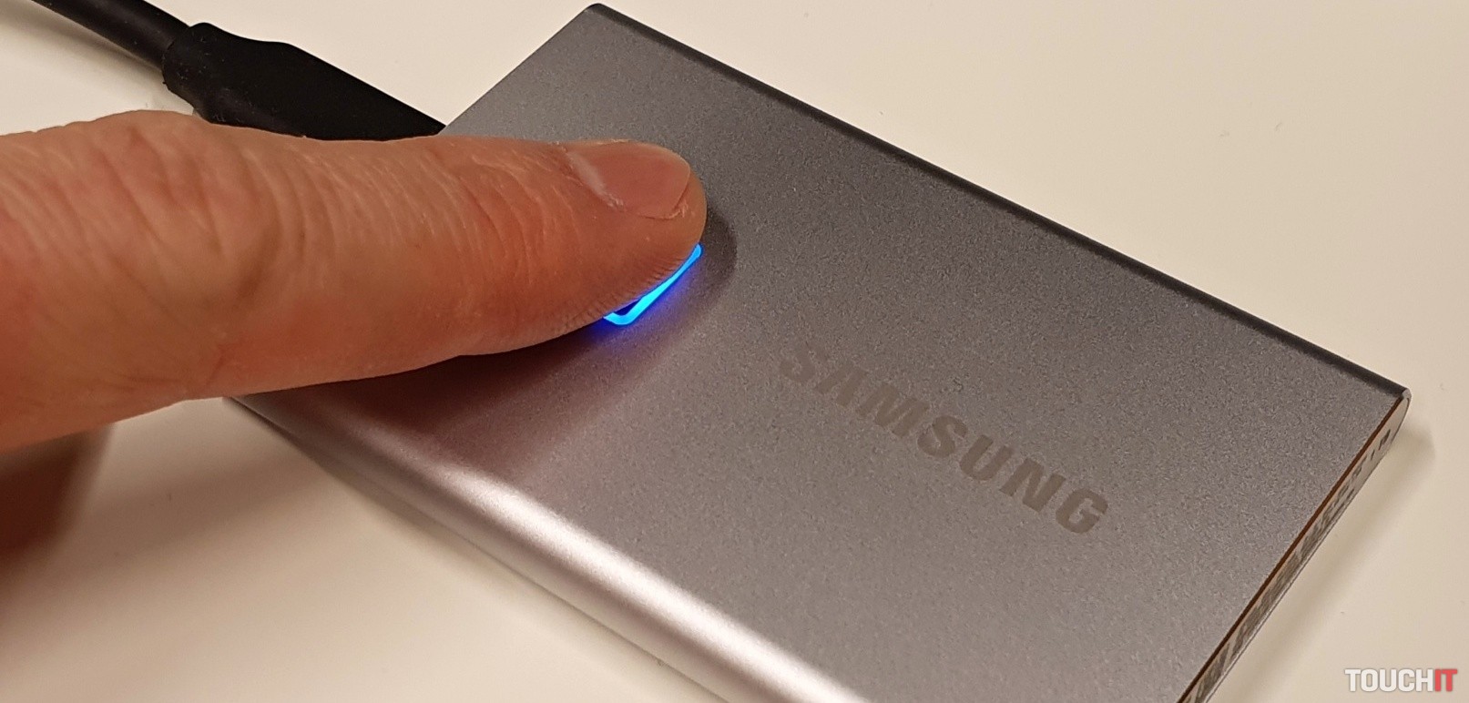 Disk Samsung SSD T7 Touch odomknete odtlačkom prsta (RECENZIA)