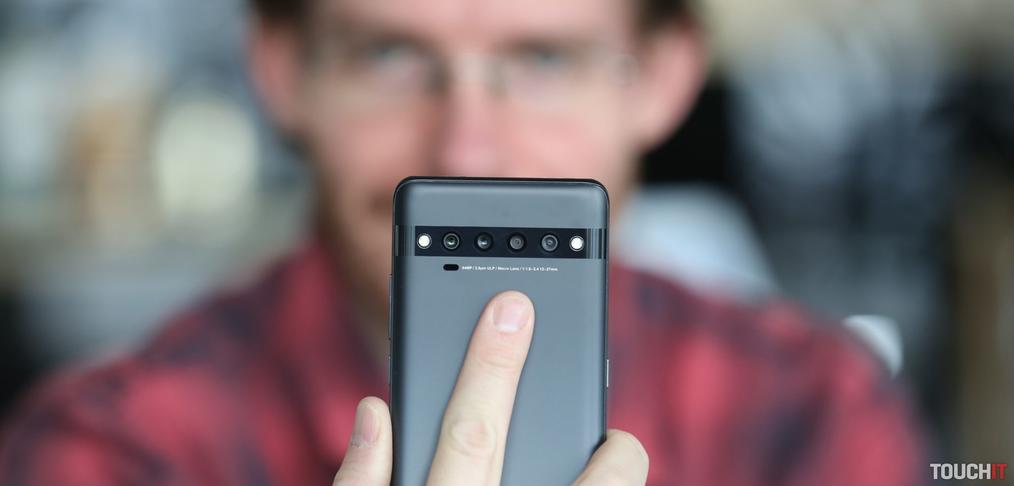 TCL 10 Pro: Super na pozeranie Netflixu a šikovný telefón za dobrú cenu (PRVÉ DOJMY)