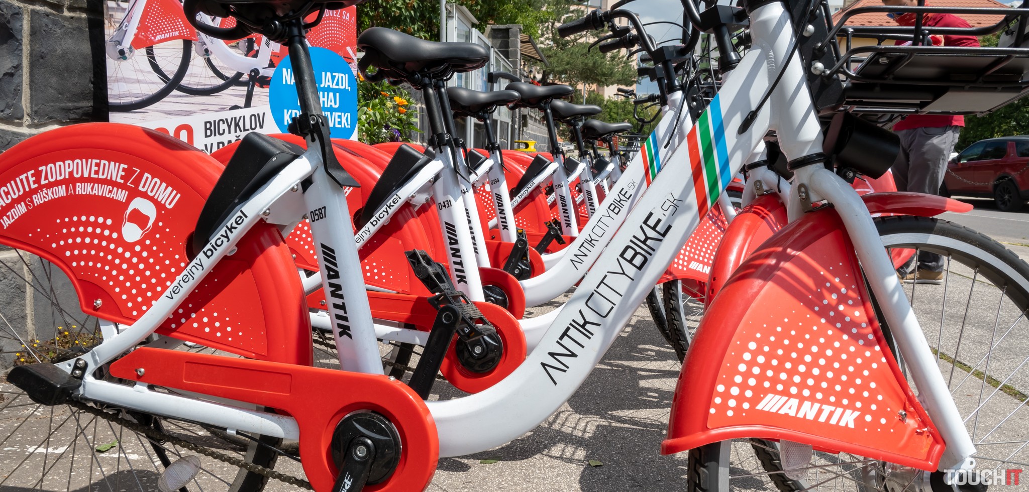 ANTIK predstavil systém zdieľaných bicyklov aj v Bratislave. Požičať a vrátiť sa bicykle zatiaľ dajú v Rači. Čo to stojí?