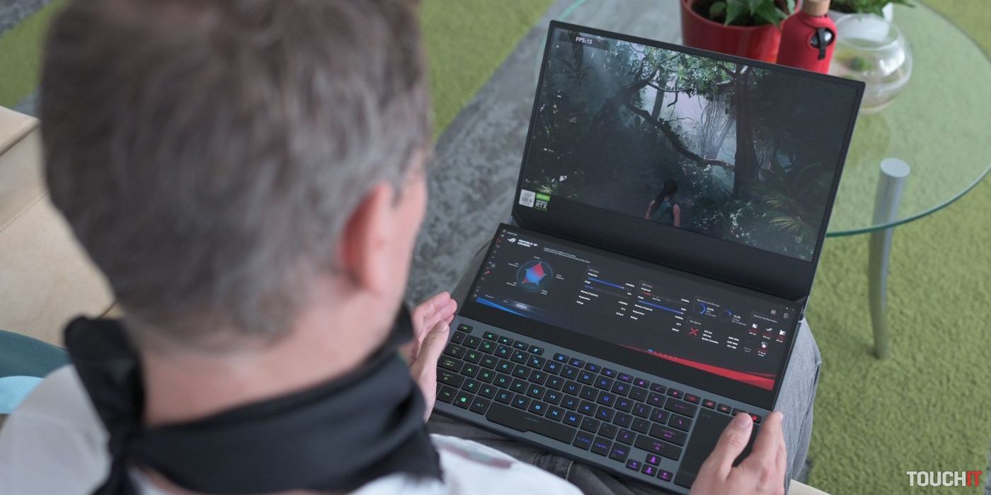 ROG Zephyrus Duo 15 GX550: Brutálny výkon a dva displeje (PRVÉ DOJMY)