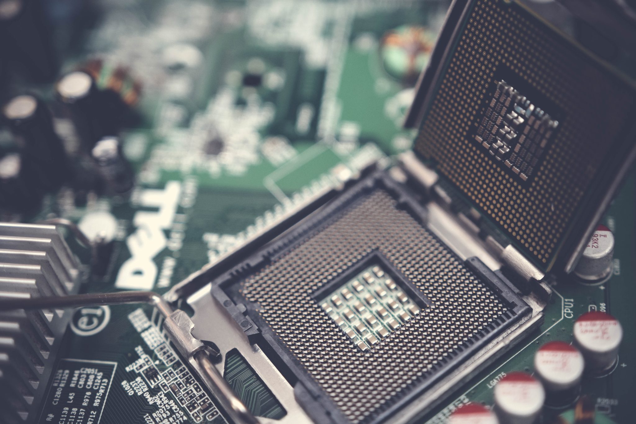 Intel predpokladá, že nedostatok čipov bude trvať do roku 2024
