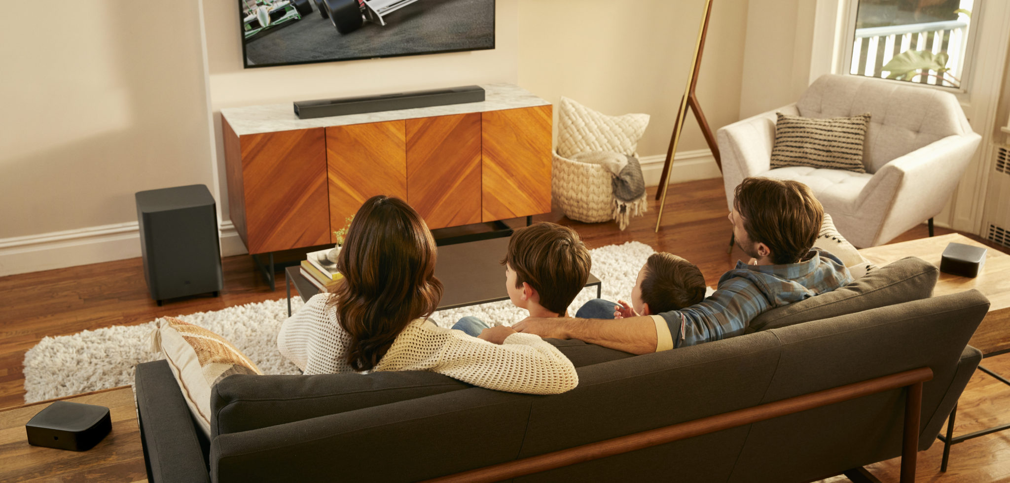 Skutočne priestorový zvuk priamo u vás doma: JBL Bar 9.1. Detailná recenzia