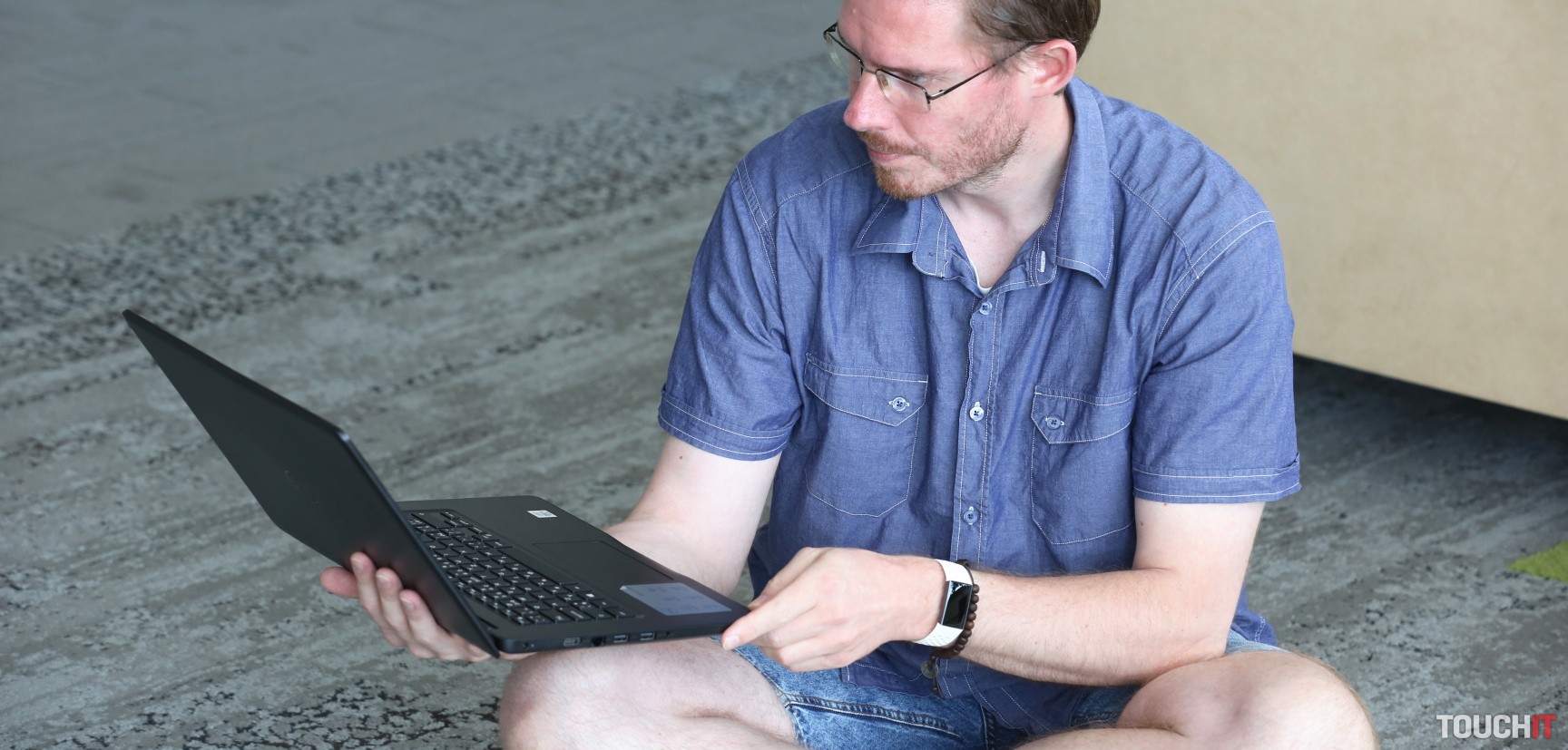 Dell Vostro 14 3490: Cenový tip na firemný notebook od Dellu (RECENZIA)