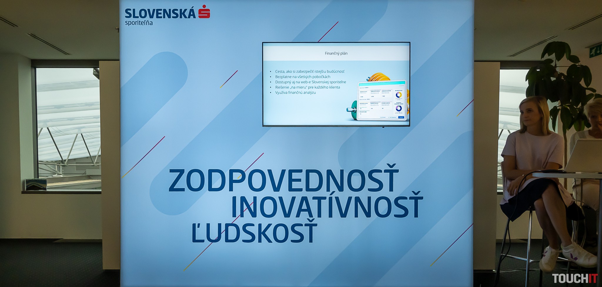 Takto sa dá pripraviť na druhú fázu koronakrízy: Finančný plán