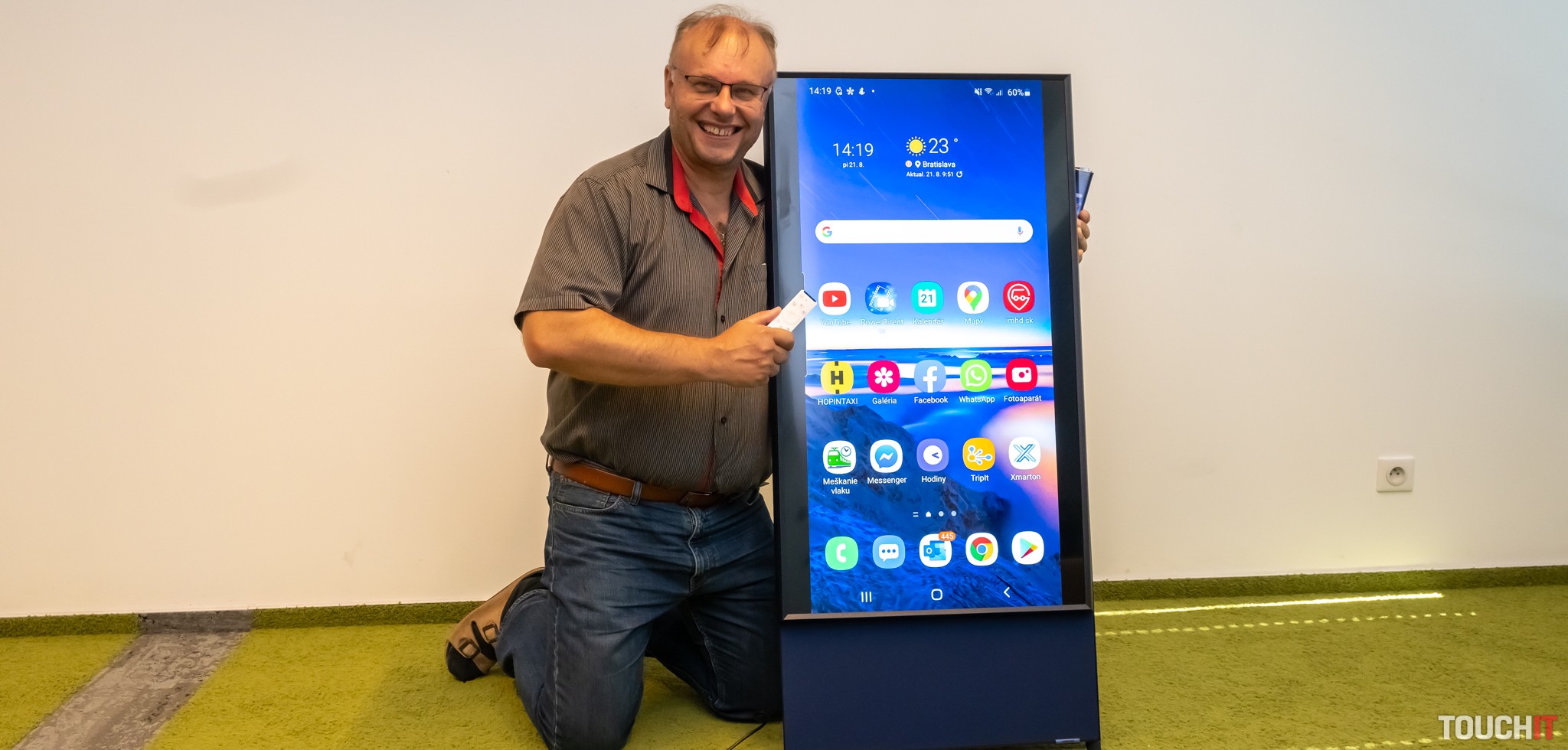 Smartfón vo veľkosti televízora? Áno, volá sa The Sero