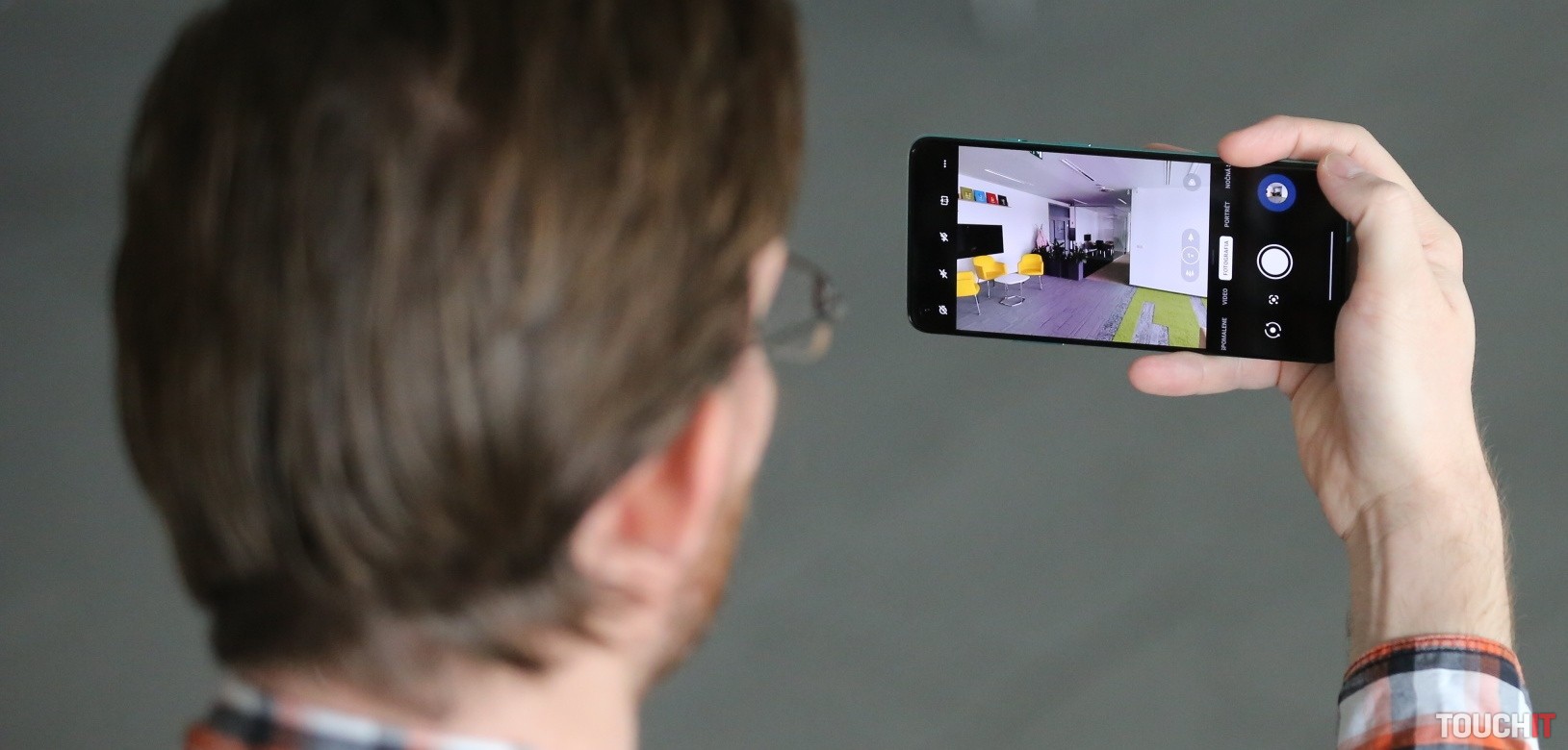 OnePlus 8T: Smartfón so super rýchlym nabíjaním (RECENZIA)