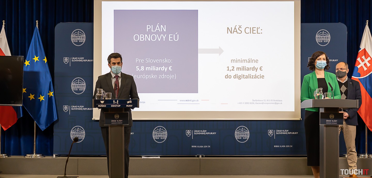Širokopásmový internet pre každú domácnosť, štát v mobile, služby naozaj pre občana