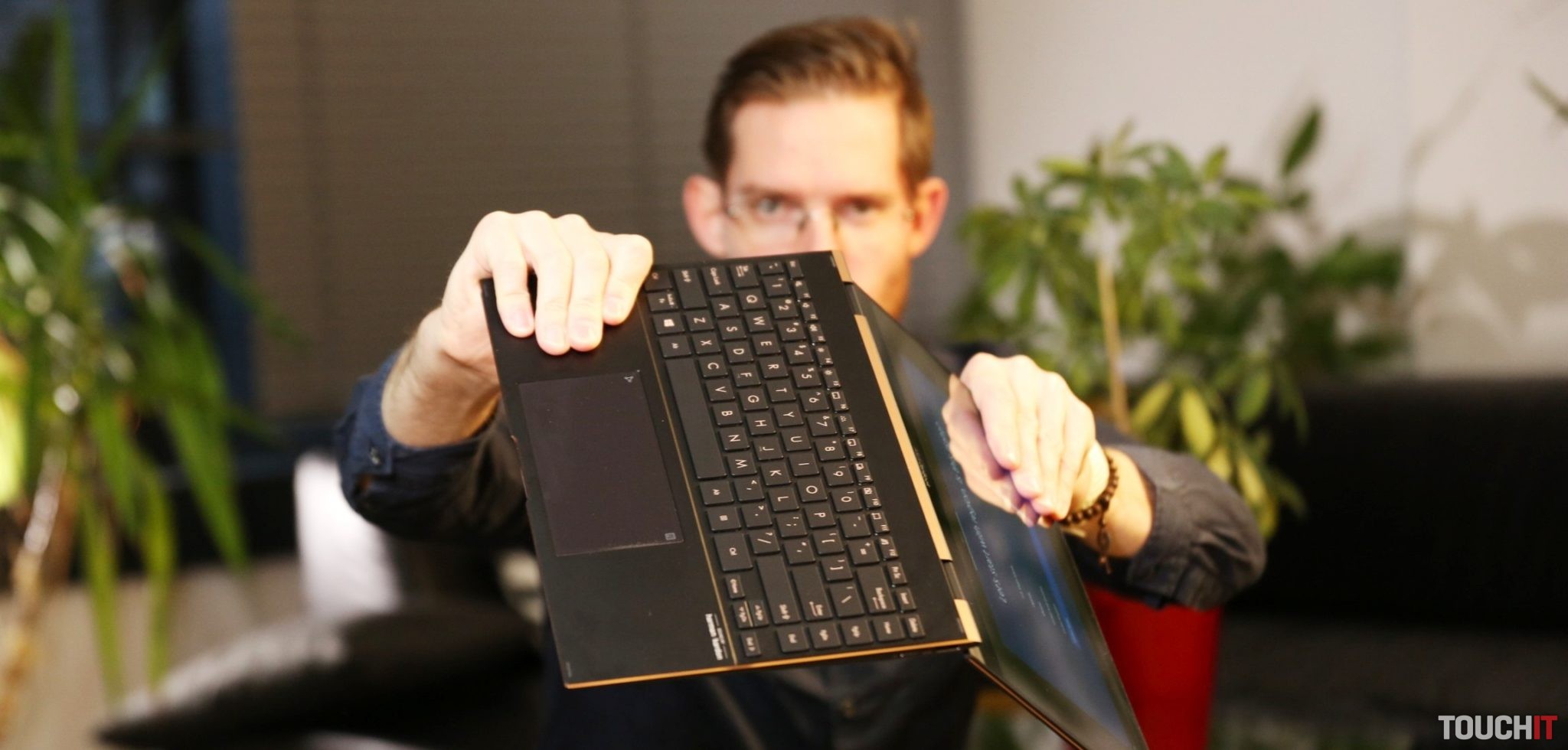ASUS ZenBook Flip S UX371: Notebook ako tablet s procesorom Intel Evo (RECENZIA)