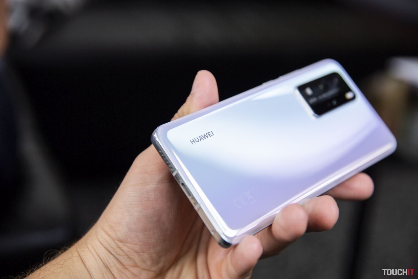 Dodávky smartfónov na svete: Huawei klesol na 4 % podiel