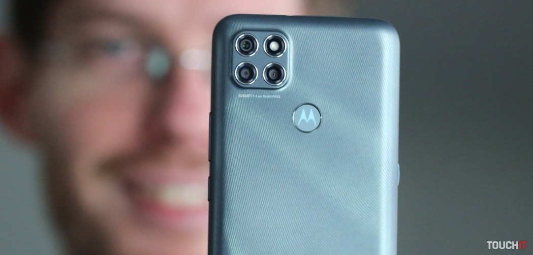 Hlasujte v ankete Mobil roka 2020 a vyhrajte motorola moto g9 power