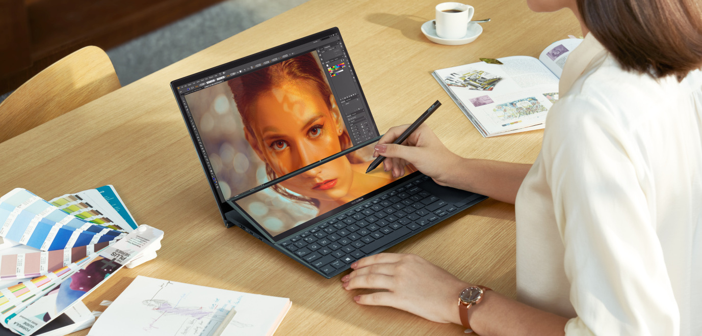 ASUS predstavuje vylepšené notebooky s dvoma displejmi