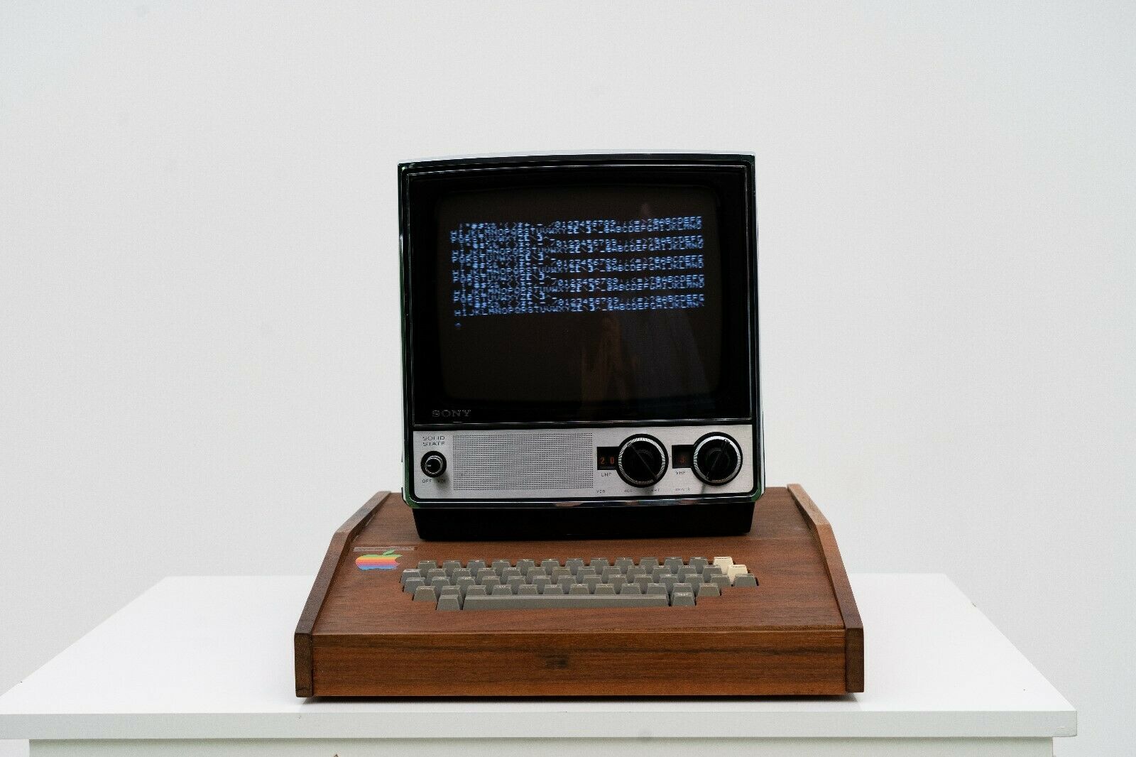 Apple 1: Počítač zhotovený rukami Jobsa a Wozniaka je na predaj za 1,5 milióna dolárov