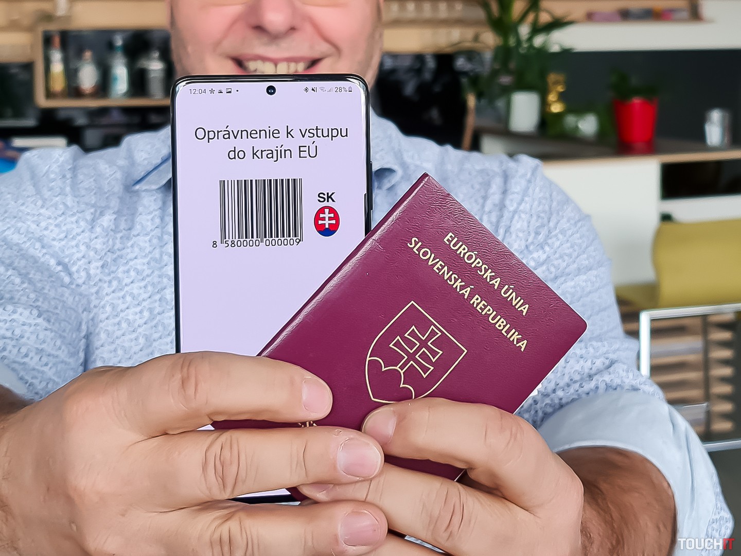 Aplikácia na QR kód ako priepustka na cestovanie po EU už existuje na Slovensku. Takto to funguje
