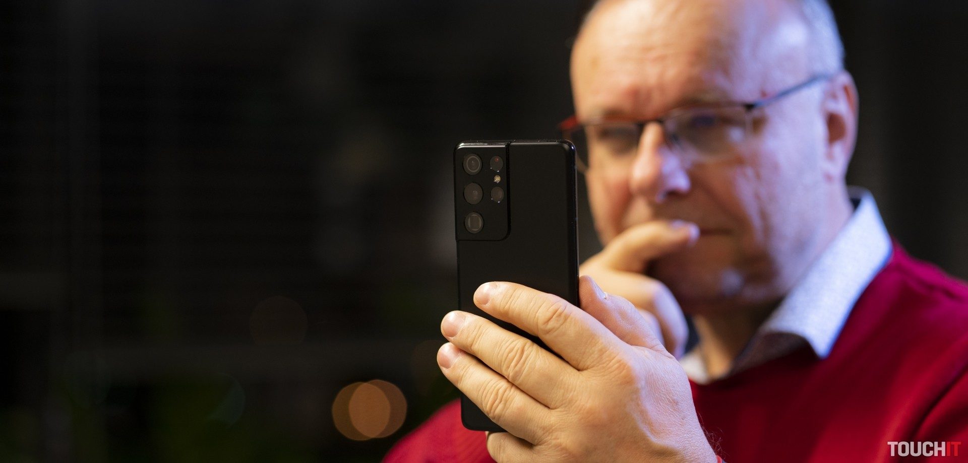 Vydanie Androidu 15 pre Samsung Galaxy smartfóny sa oneskorí