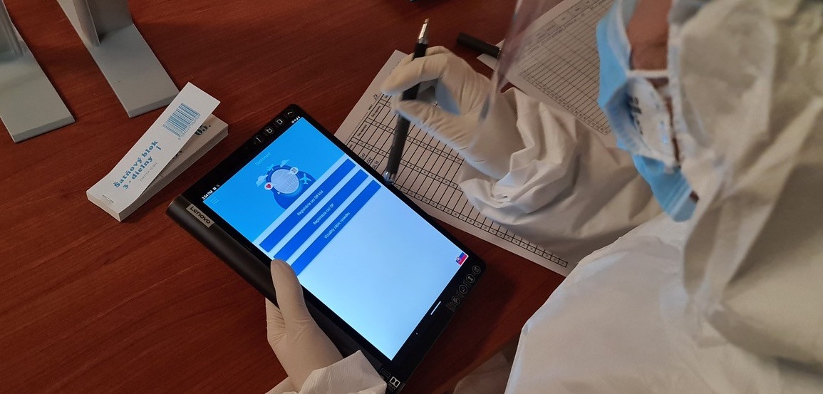 Aplikáciu na rezervovanie testovania a evidenciu výsledku v mobile už nasadili vo viacerých miestach Slovenska